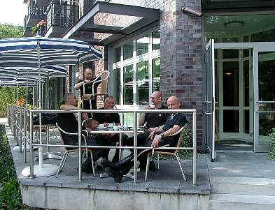 Kaffeetrinken im Caf der Seniorenresidenz am Treffpunkt